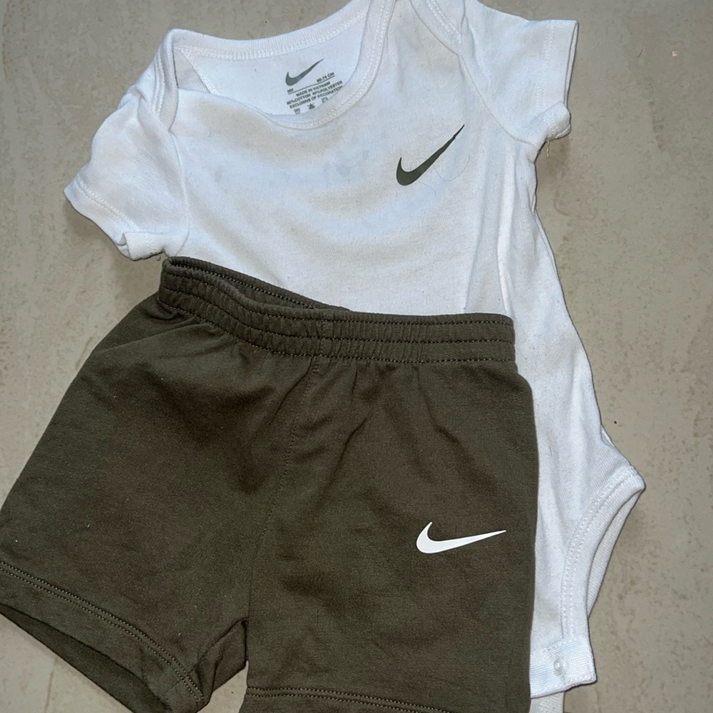 Baby Nike set